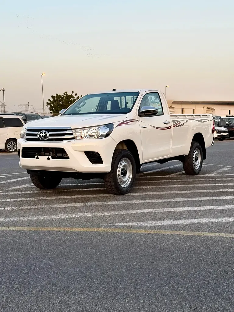 Toyota Hilux 2.7 MT 4WD (166 hp)