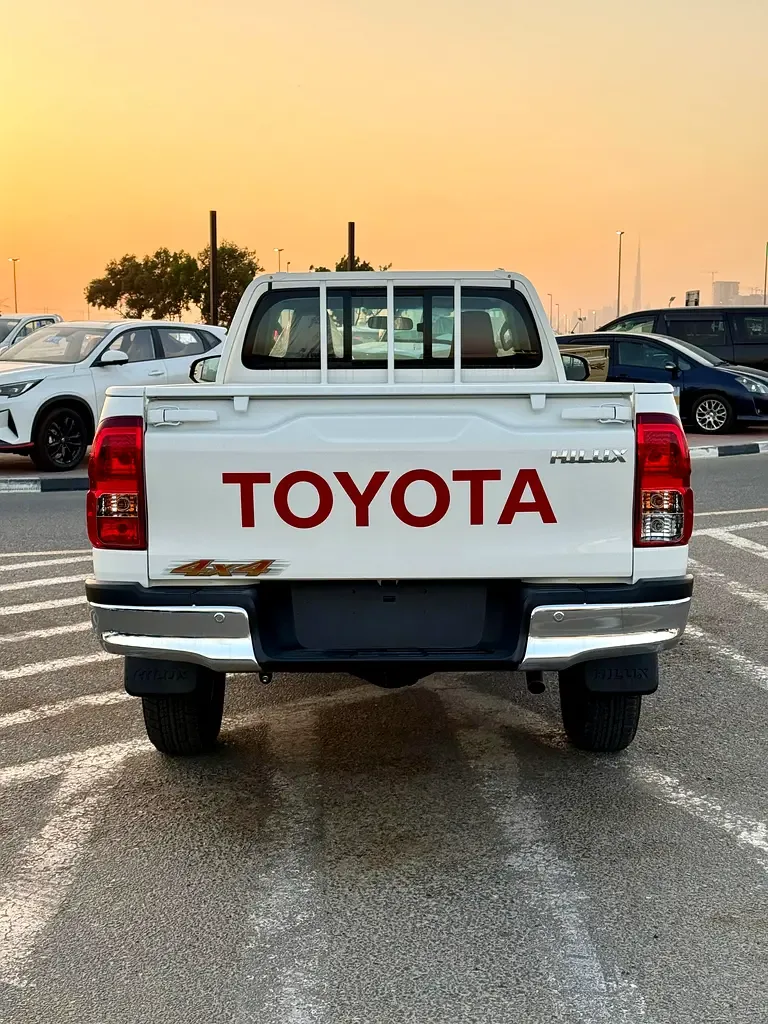 Toyota Hilux 2.7 MT 4WD (166 حصان) - 4