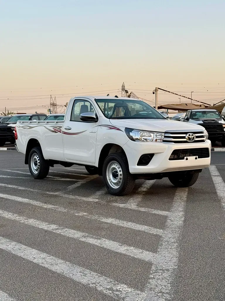 Toyota Hilux 2.7 MT 4WD (166 حصان) - 2