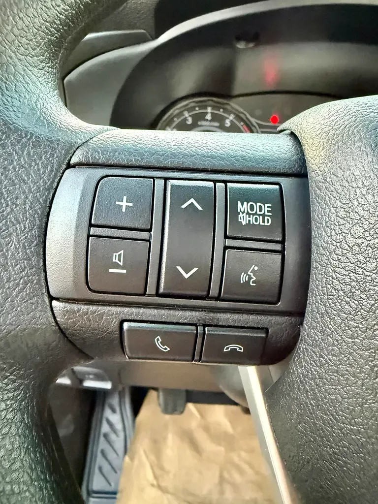 Toyota Hilux 2.7 MT 4WD (166 حصان) - 15