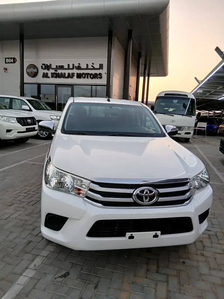 Toyota Hilux 2.8 AT AWD (177 hp)