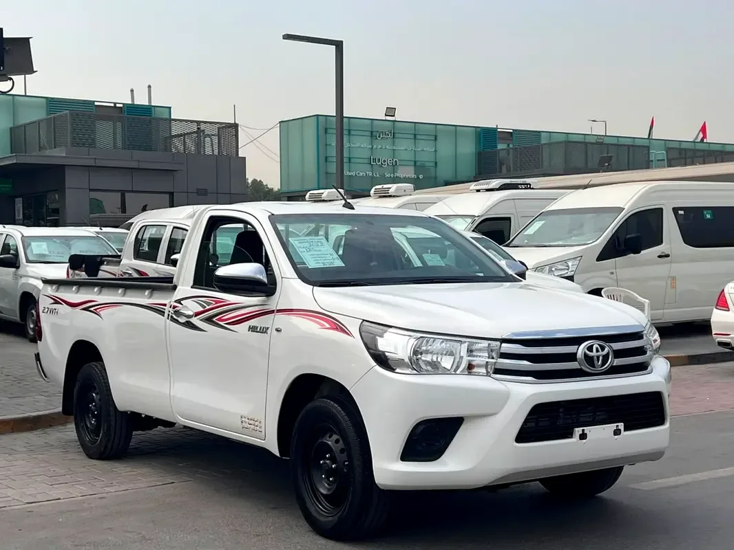 Toyota Hilux 2.8 AT AWD (177 hp)