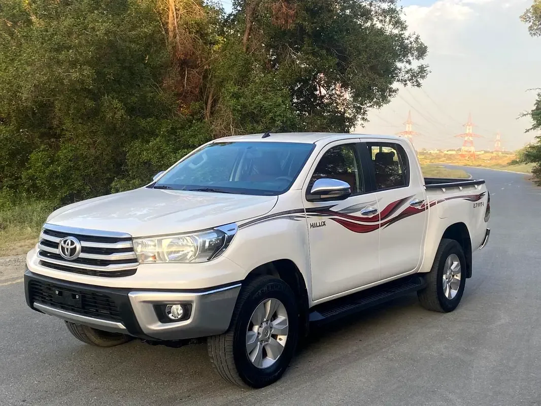 Toyota Hilux 2.8 AT AWD (177 hp)