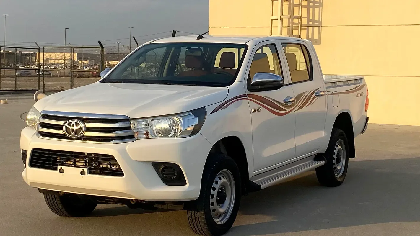 Toyota Hilux 2.8 AT AWD (177 hp)