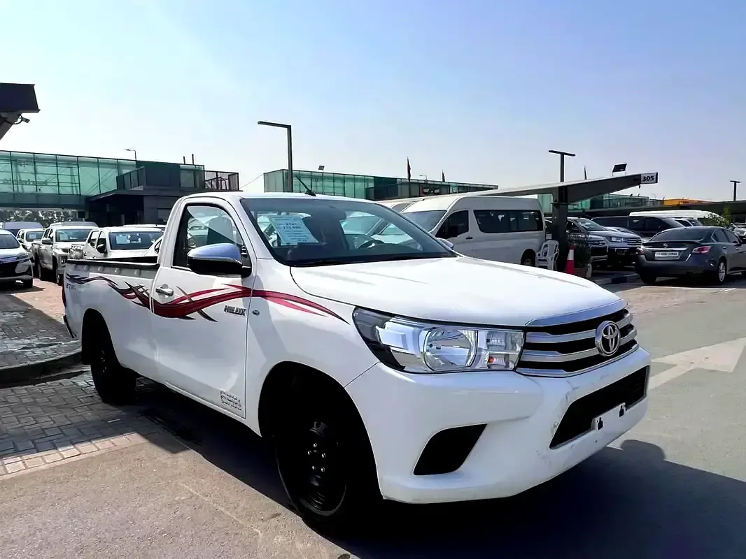 Toyota Hilux 2.8 AT AWD (177 hp)