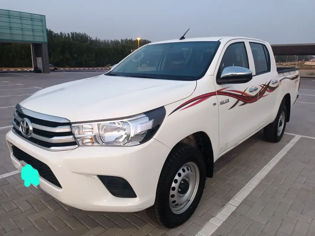 Toyota Hilux 2.8 AT AWD (177 hp)