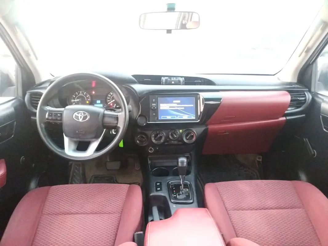 Toyota Hilux 2.8 AT AWD (177 hp) - 3