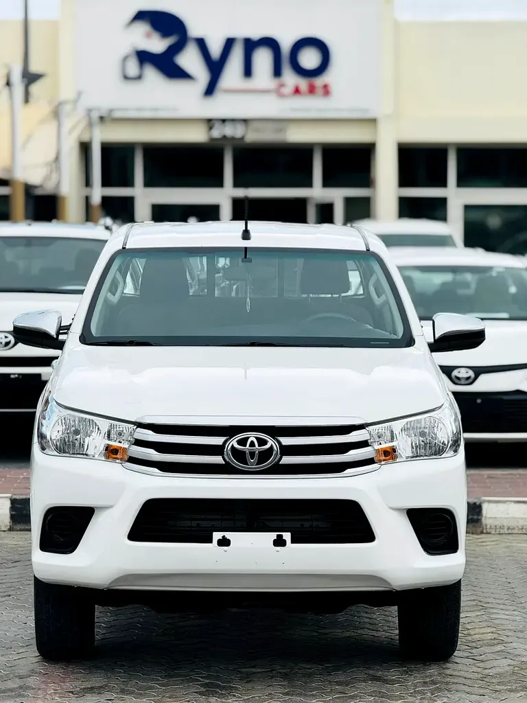 Toyota Hilux 2.8 AT AWD (177 hp)