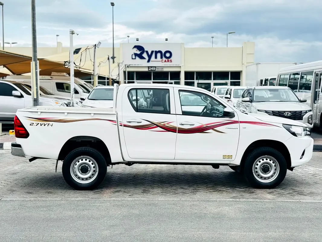Toyota Hilux 2.8 AT AWD (177 حصان) - 3