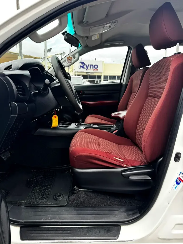 Toyota Hilux 2.8 AT AWD (177 حصان) - 5