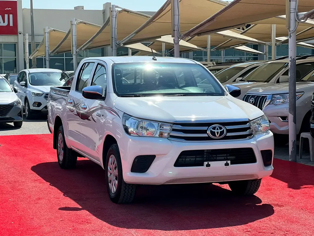 Toyota Hilux 2.8 AT AWD (177 hp)