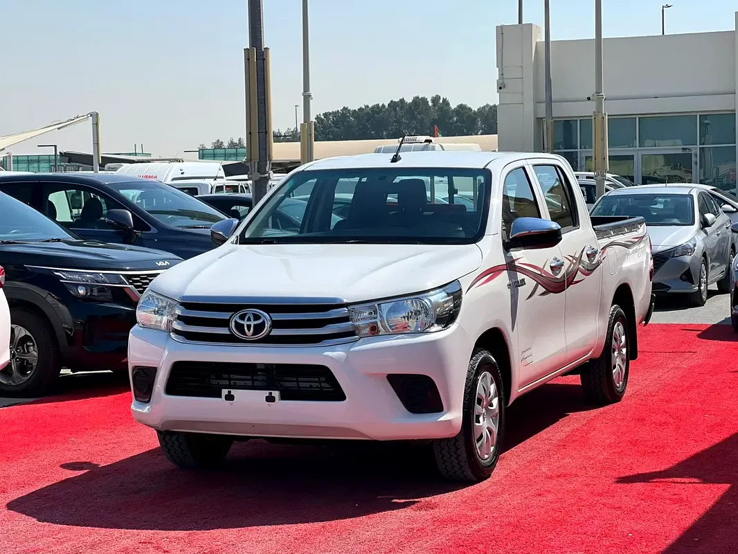Toyota Hilux 2.8 AT AWD (177 حصان) - 3