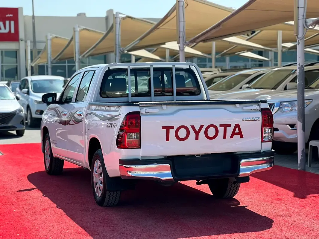 Toyota Hilux 2.8 AT AWD (177 حصان) - 4