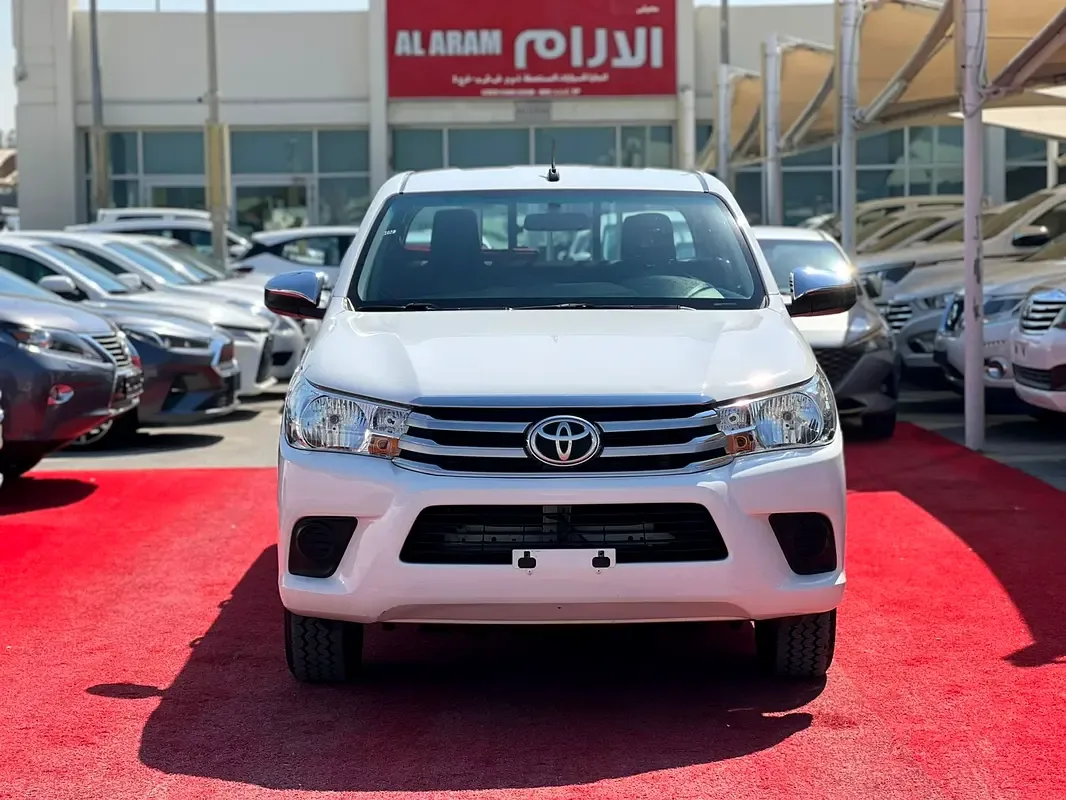 Toyota Hilux 2.8 AT AWD (177 حصان) - 2