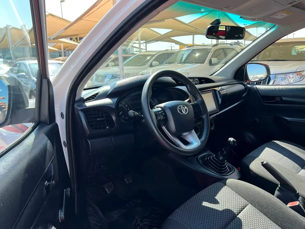 Toyota Hilux 2.8 AT AWD (177 حصان) - 8