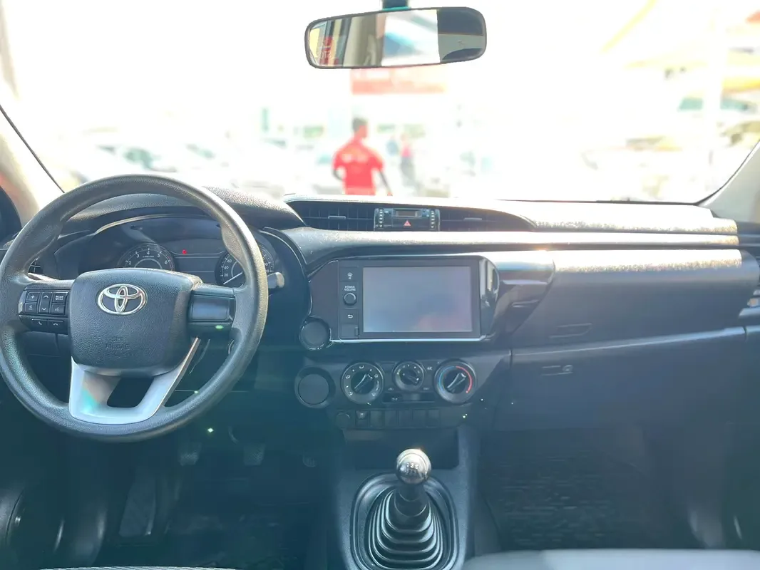 Toyota Hilux 2.8 AT AWD (177 حصان) - 12