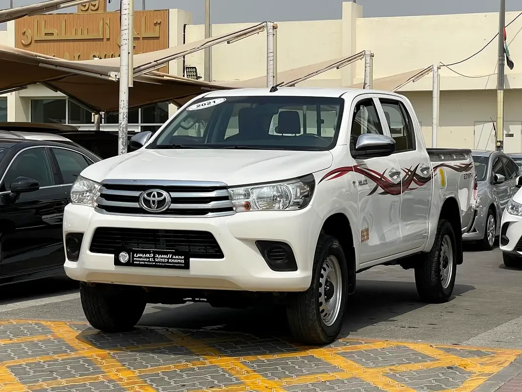 Toyota Hilux 2.8 AT AWD (177 hp)