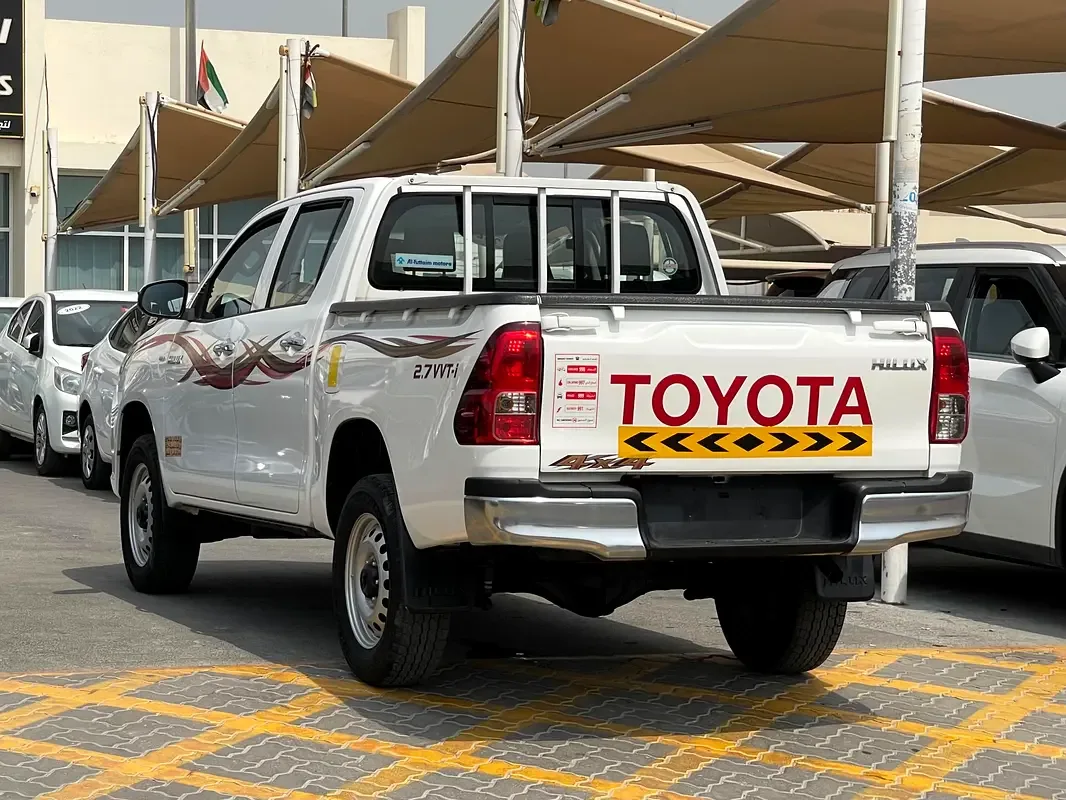 Toyota Hilux 2.8 AT AWD (177 hp) - 6