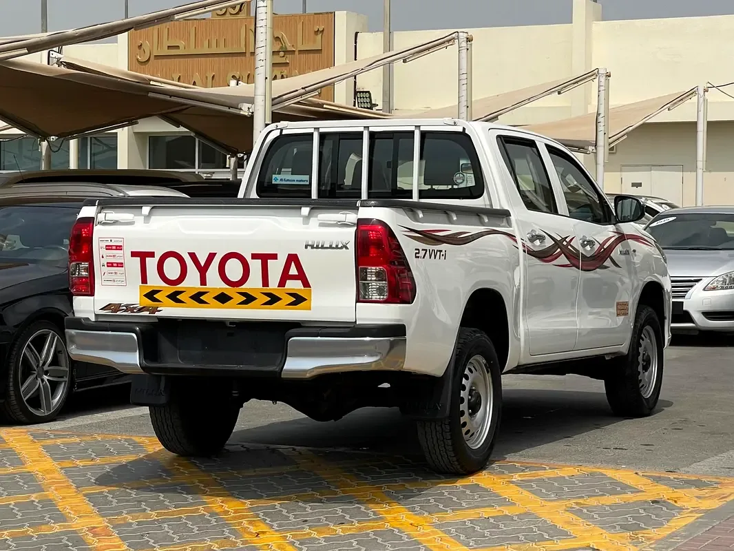 Toyota Hilux 2.8 AT AWD (177 hp) - 4