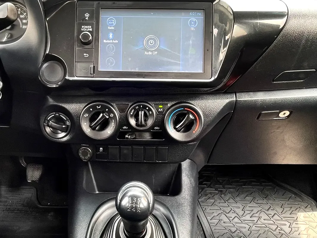 Toyota Hilux 2.8 AT AWD (177 hp) - 13