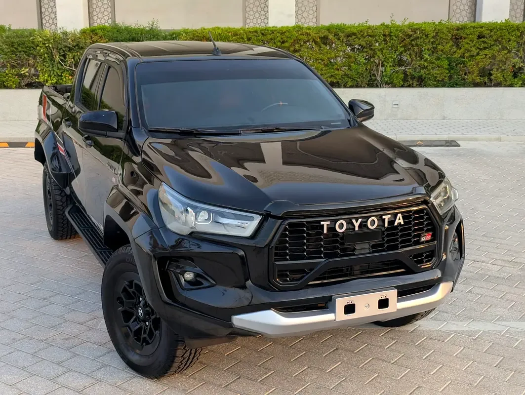 Toyota Hilux 2.8 AT AWD (177 hp)