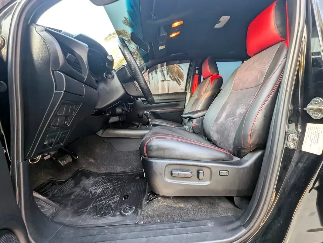 Toyota Hilux 2.8 AT AWD (177 حصان) - 7