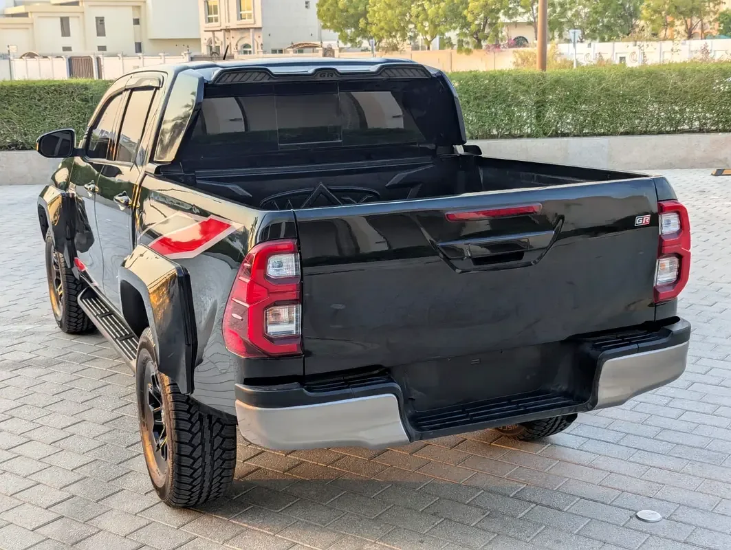 Toyota Hilux 2.8 AT AWD (177 حصان) - 12