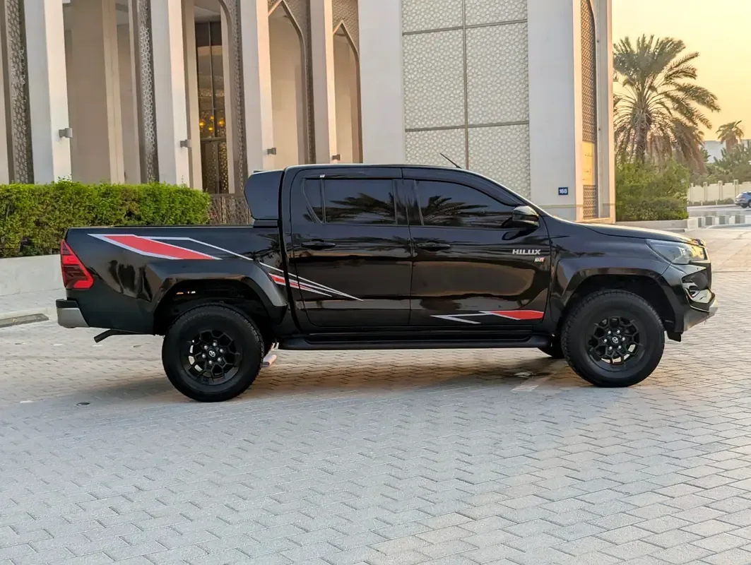 Toyota Hilux 2.8 AT AWD (177 حصان) - 14