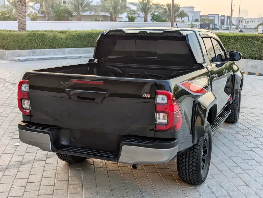 Toyota Hilux 2.8 AT AWD (177 حصان) - 13