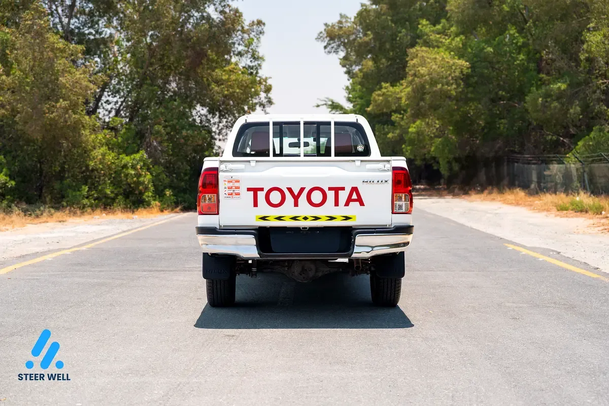 Toyota Hilux 2.8 AT AWD (177 حصان) - 7