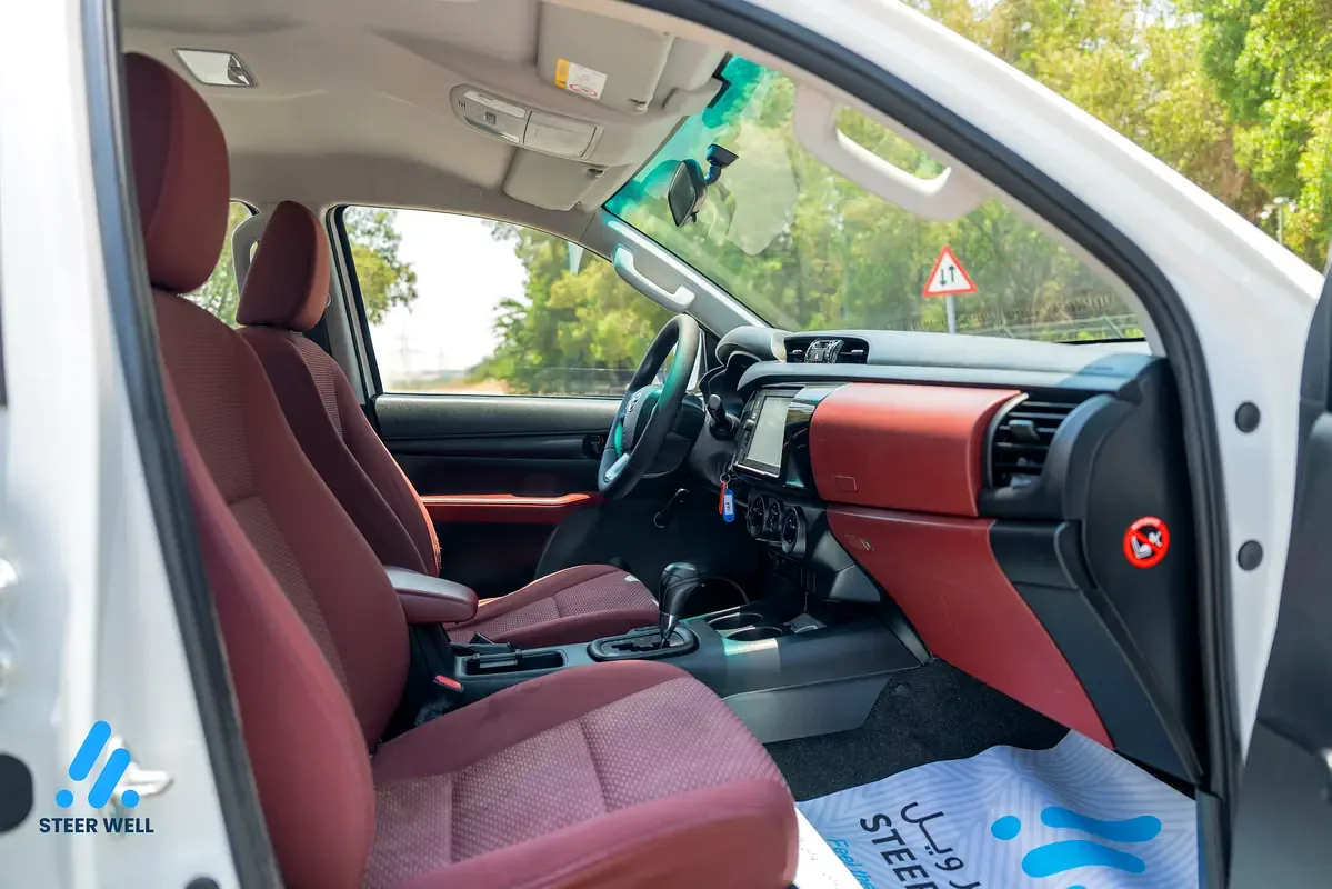 Toyota Hilux 2.8 AT AWD (177 حصان) - 15