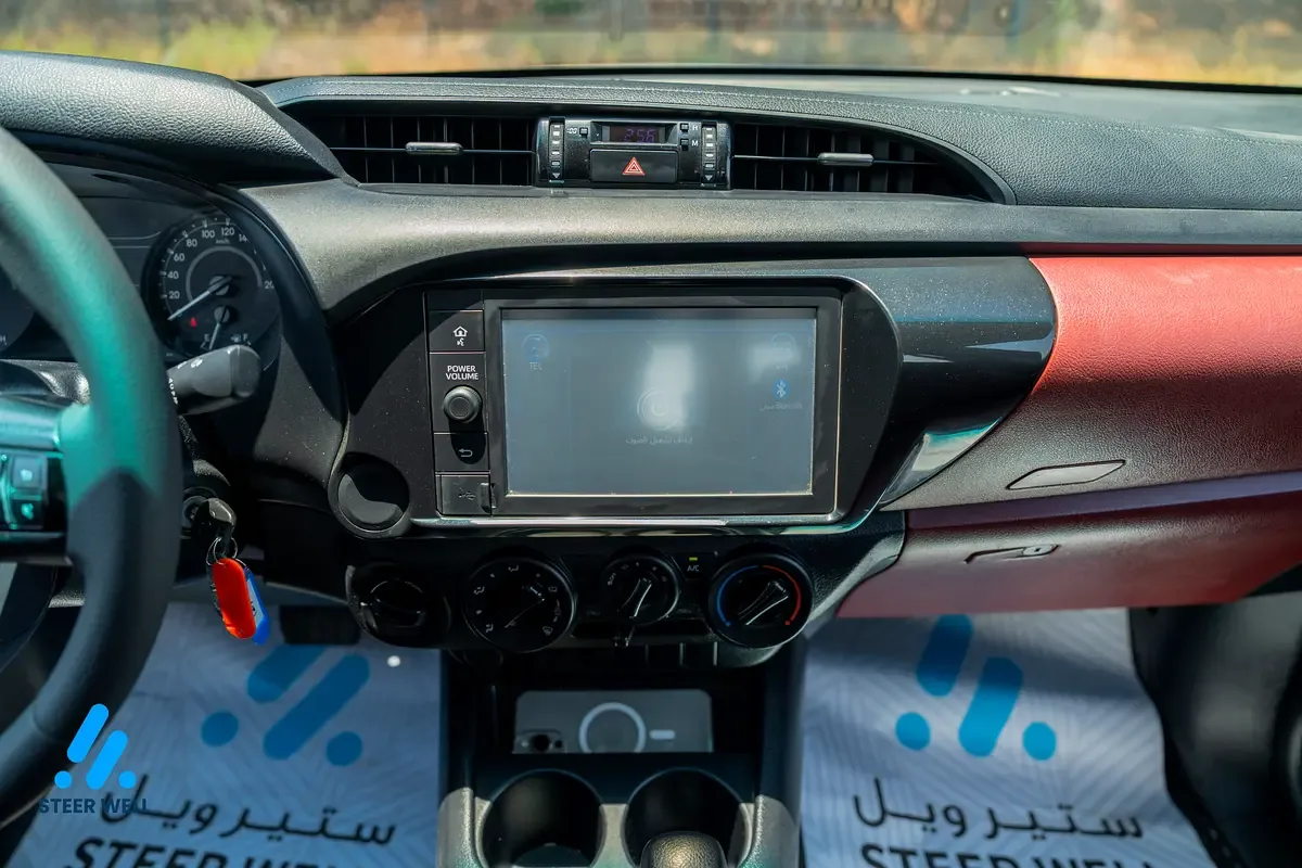 Toyota Hilux 2.8 AT AWD (177 حصان) - 18