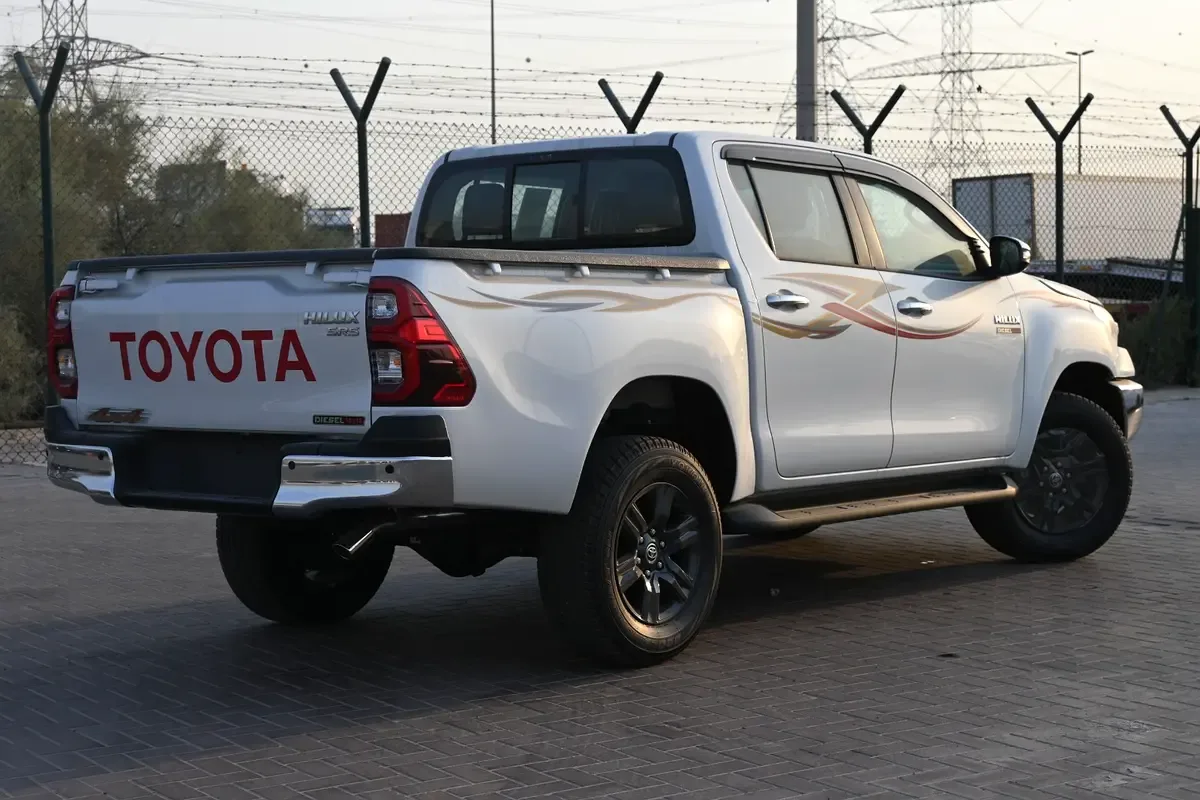 Toyota Hilux 2.8 AT AWD (204 hp) - 2
