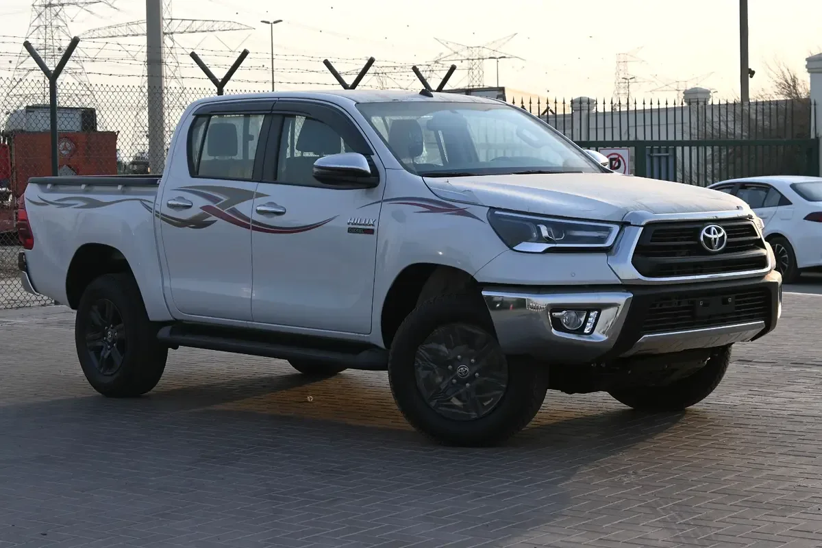 Toyota Hilux 2.8 AT AWD (204 hp)