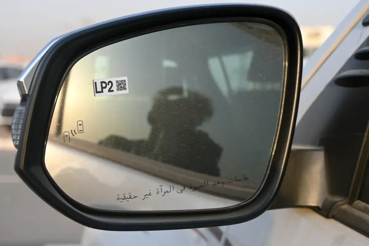 Toyota Hilux 2.8 AT AWD (204 hp) - 6