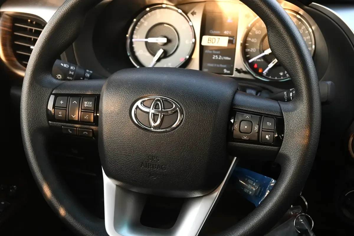Toyota Hilux 2.8 AT AWD (204 hp) - 4