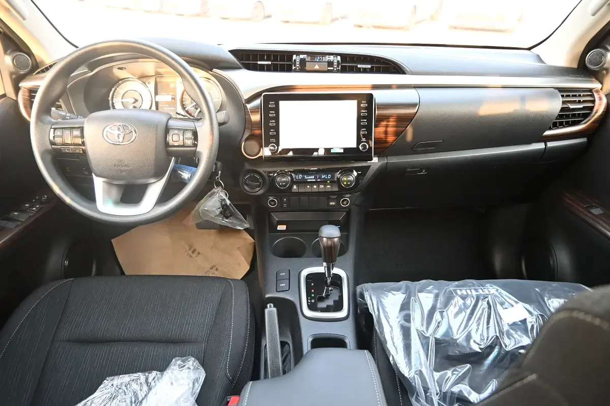 Toyota Hilux 2.8 AT AWD (204 hp) - 9