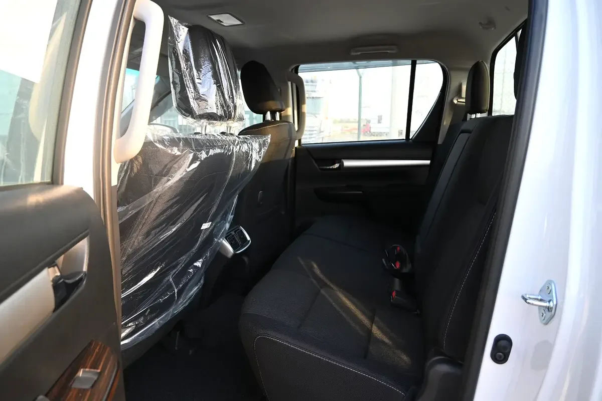 Toyota Hilux 2.8 AT AWD (204 hp) - 7