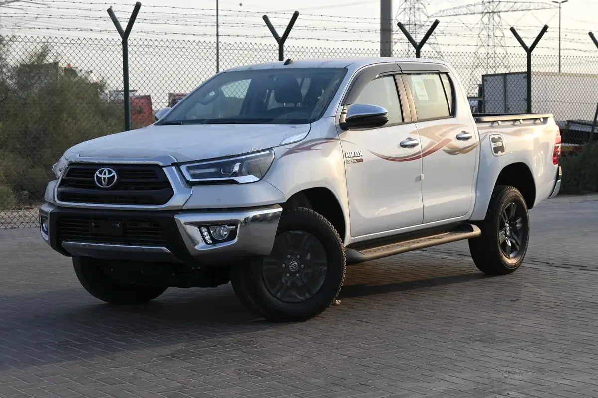 Toyota Hilux 2.8 AT AWD (204 hp) - 11