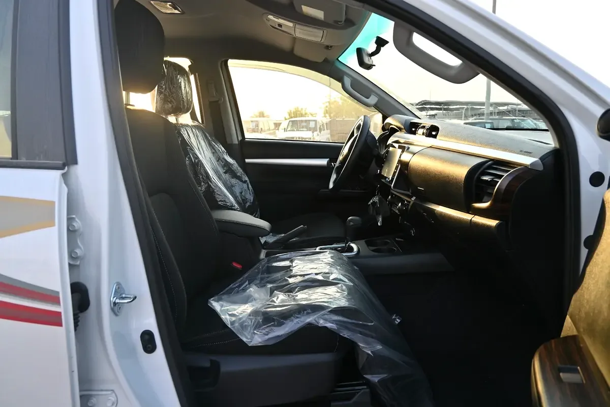 Toyota Hilux 2.8 AT AWD (204 hp) - 14