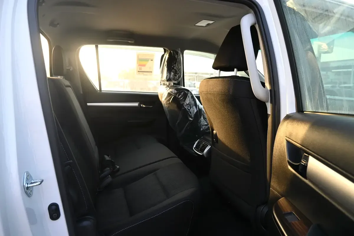 Toyota Hilux 2.8 AT AWD (204 hp) - 15