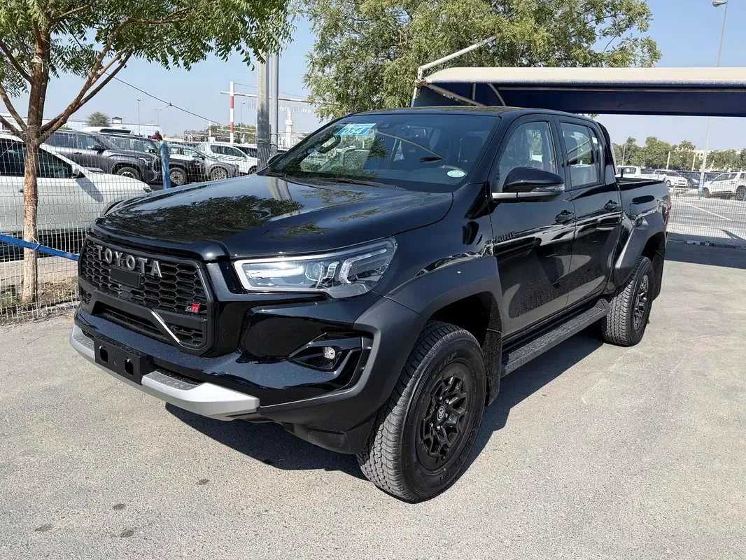Toyota Hilux 2.8 AT AWD (204 hp)