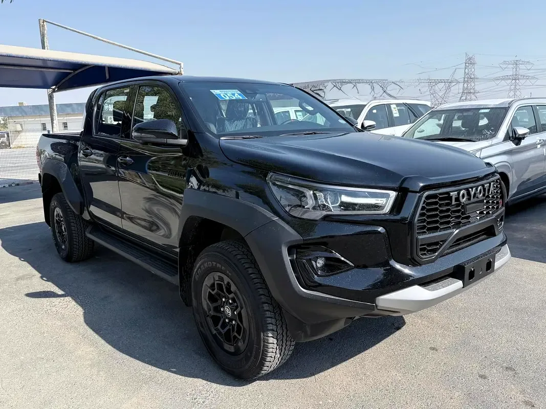 Toyota Hilux 2.8 AT AWD (204 حصان) - 2