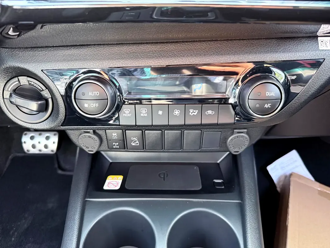Toyota Hilux 2.8 AT AWD (204 حصان) - 7
