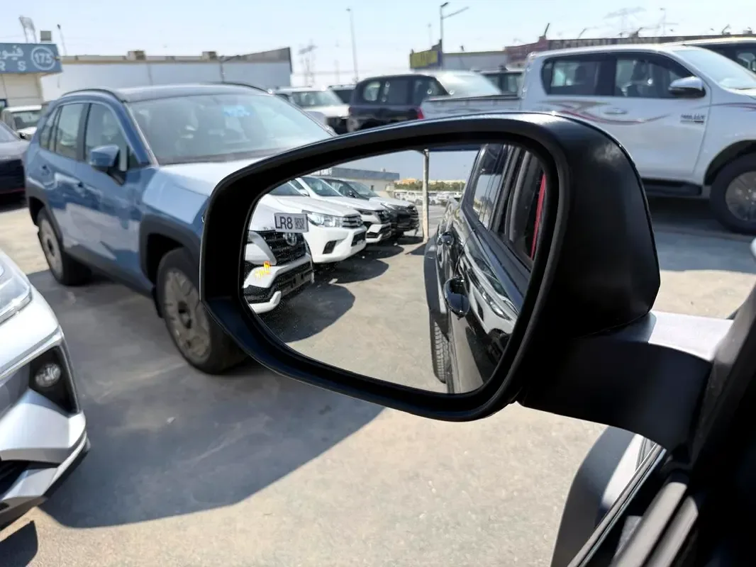 Toyota Hilux 2.8 AT AWD (204 حصان) - 5