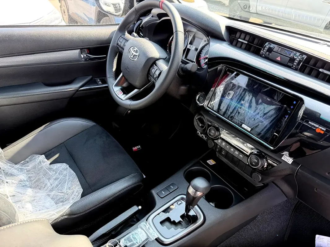 Toyota Hilux 2.8 AT AWD (204 حصان) - 9