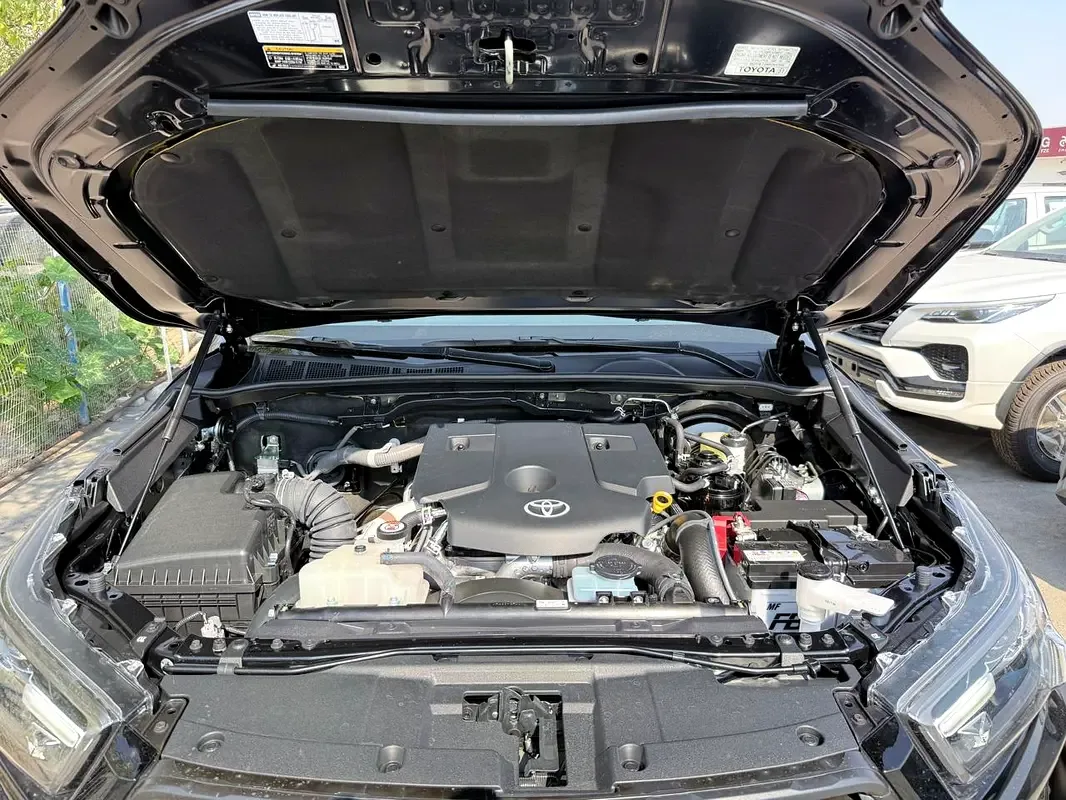 Toyota Hilux 2.8 AT AWD (204 حصان) - 13