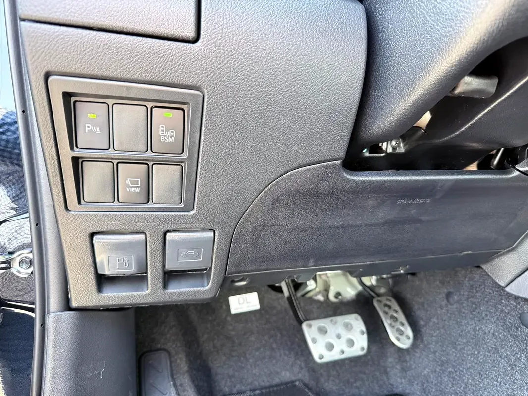 Toyota Hilux 2.8 AT AWD (204 حصان) - 11
