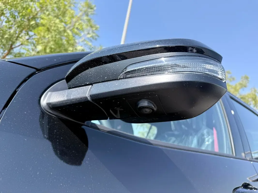 Toyota Hilux 2.8 AT AWD (204 حصان) - 14
