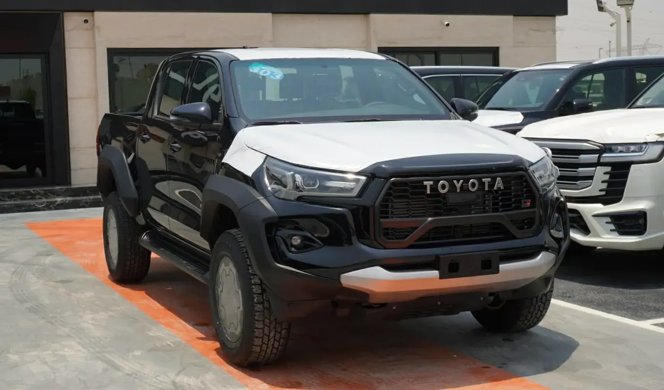Toyota Hilux 2.8 AT RWD (204 hp)